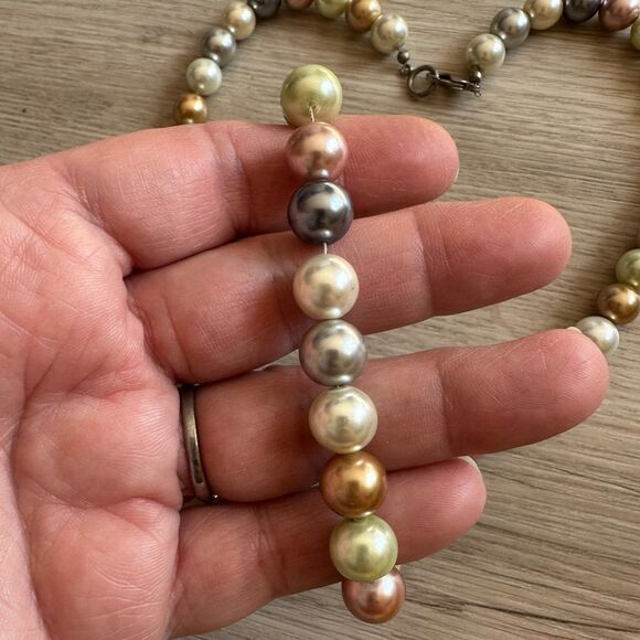 Vintage Set of Multicolored Glass Pearls Necklace & Bracelet - Picture 3 of 5